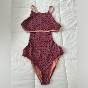 Patagonia women’s swim one piece suit surf open back pink and purple
